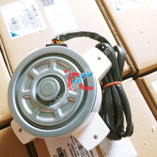 Quạt đuôi nóng Máy lạnh Daikin 7 dây